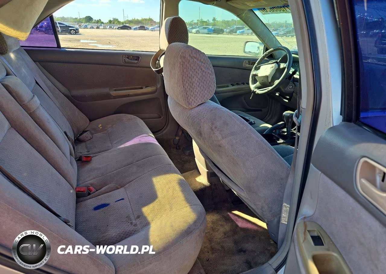 2003 Toyota Camry Le VIN:4T1BE32K13U188286 - 10