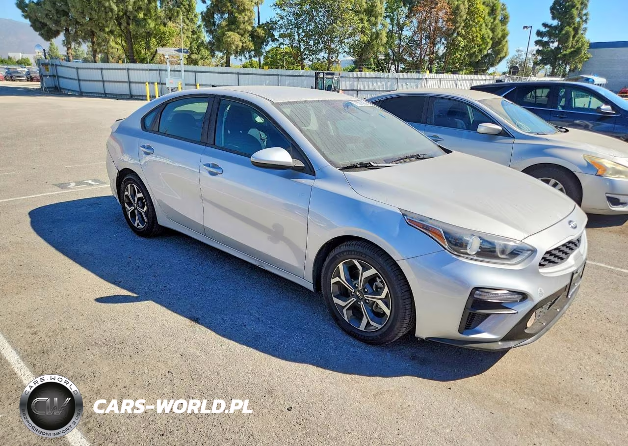 2019 Kia Forte Lxs VIN:3KPF24ADXKE115938 - 4