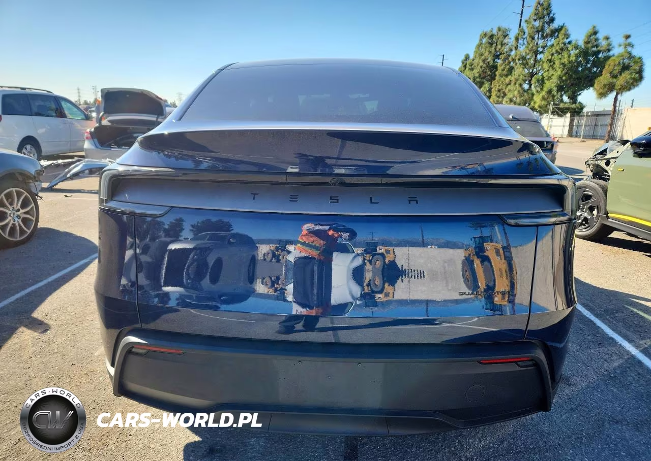 2026 Tesla Model Y VIN:7SAYGDEE6TF658134 - 6