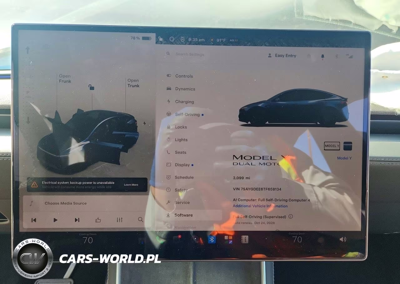 2026 Tesla Model Y VIN:7SAYGDEE6TF658134 - 9