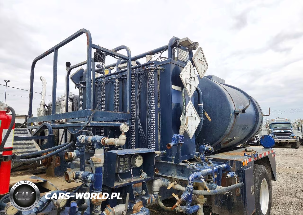 2012 International 7400 Fuel Truck VIN:1HTWCAZN4CJ607543 - 13
