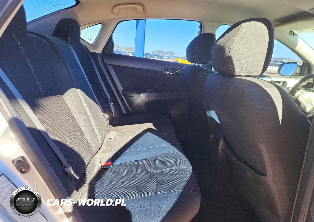2018 Nissan Sentra S VIN:3N1AB7AP0JY301817 - 10