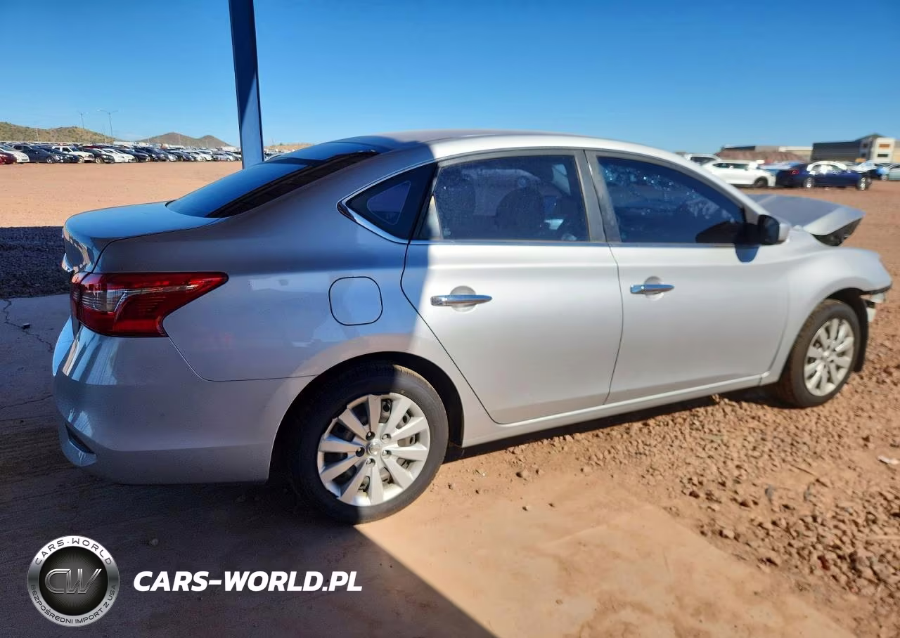2018 Nissan Sentra S VIN:3N1AB7AP0JY301817 - 3