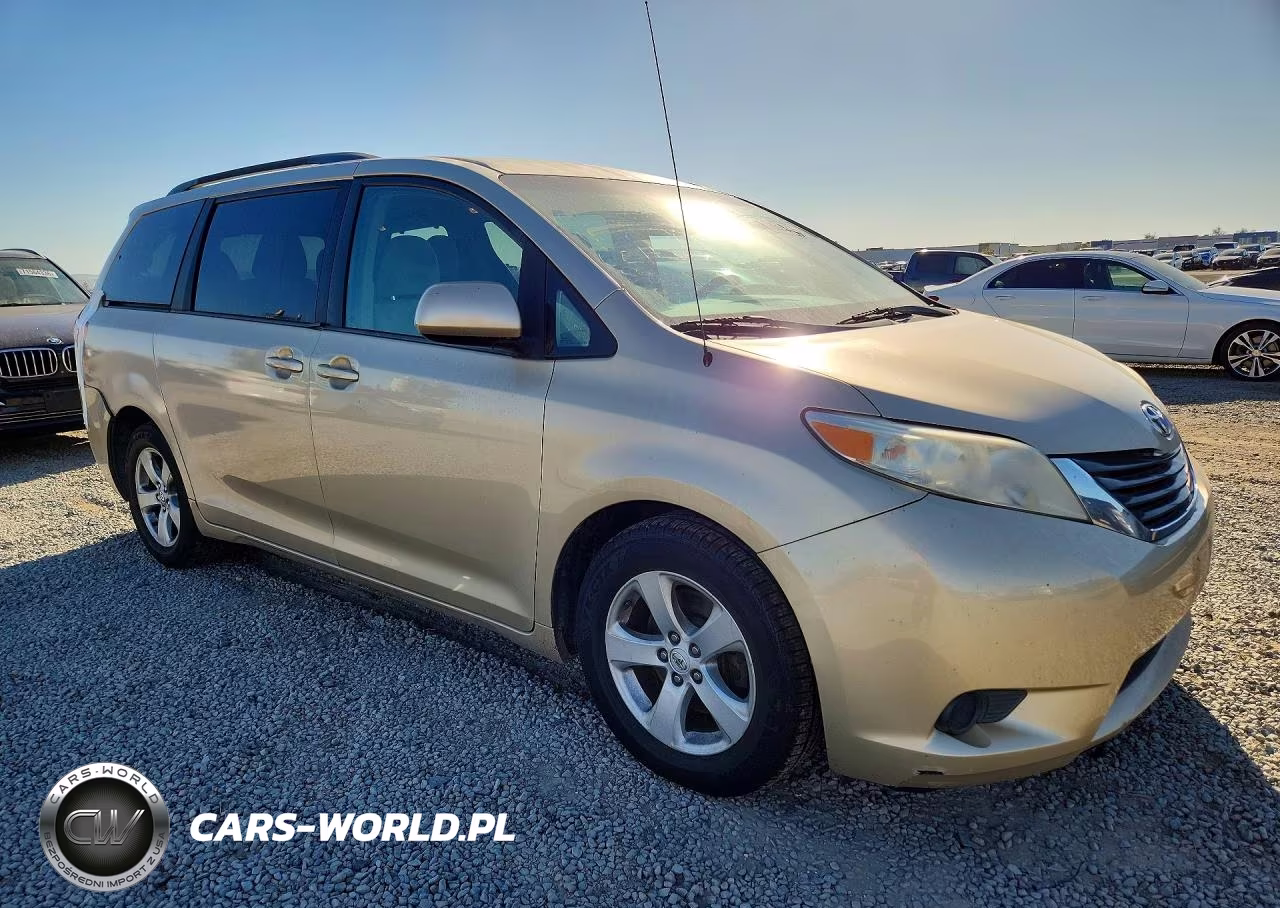 2014 Toyota Sienna Le VIN:5TDKK3DC8ES406895 - 4