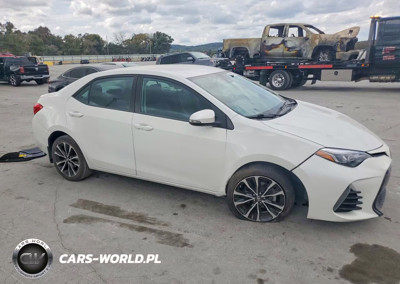 2018 Toyota Corolla Se VIN:5YFBURHE6JP751984 - 4