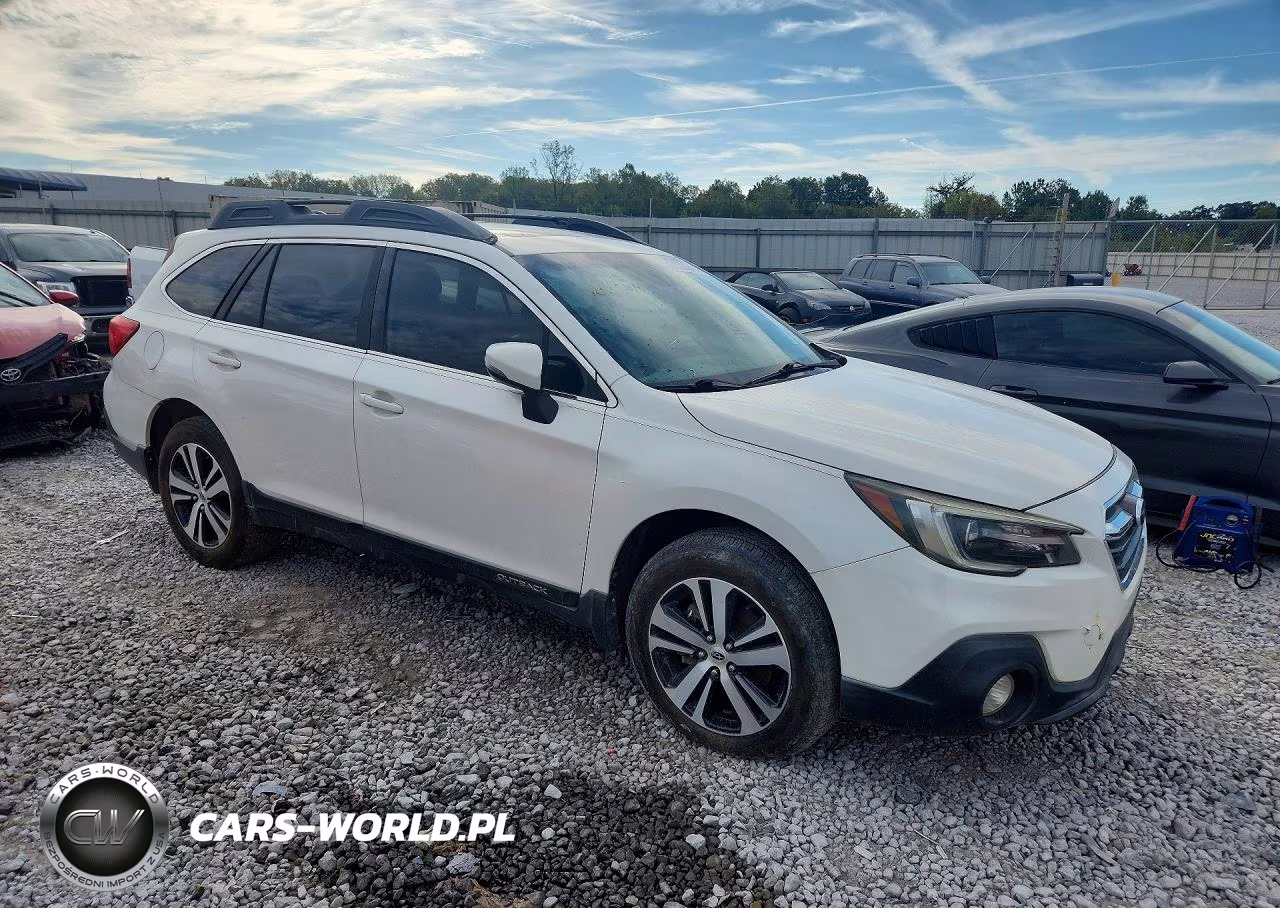 2018 Subaru Outback 3.6R Limited VIN:4S4BSENC0J3344331 - 4