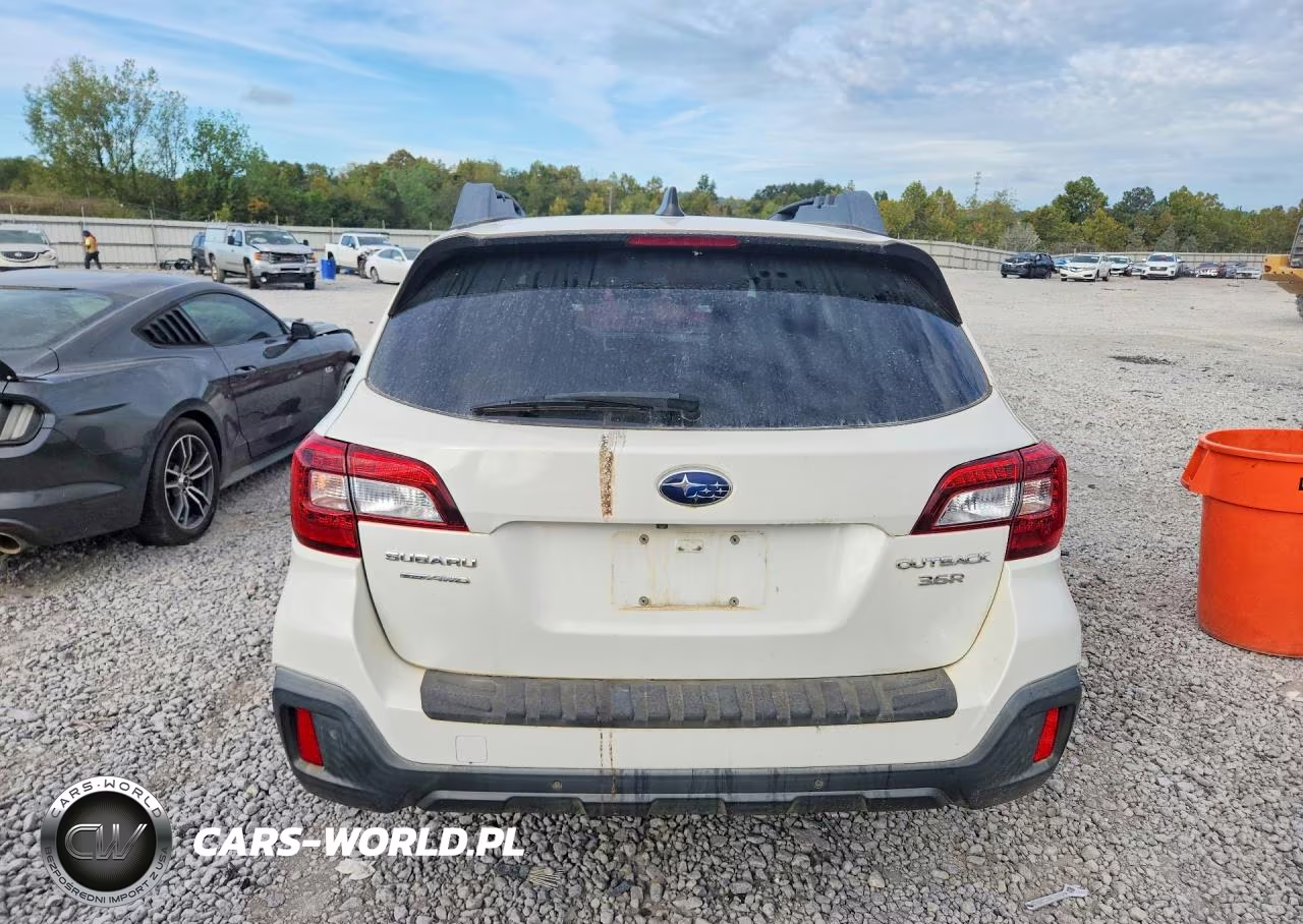 2018 Subaru Outback 3.6R Limited VIN:4S4BSENC0J3344331 - 6