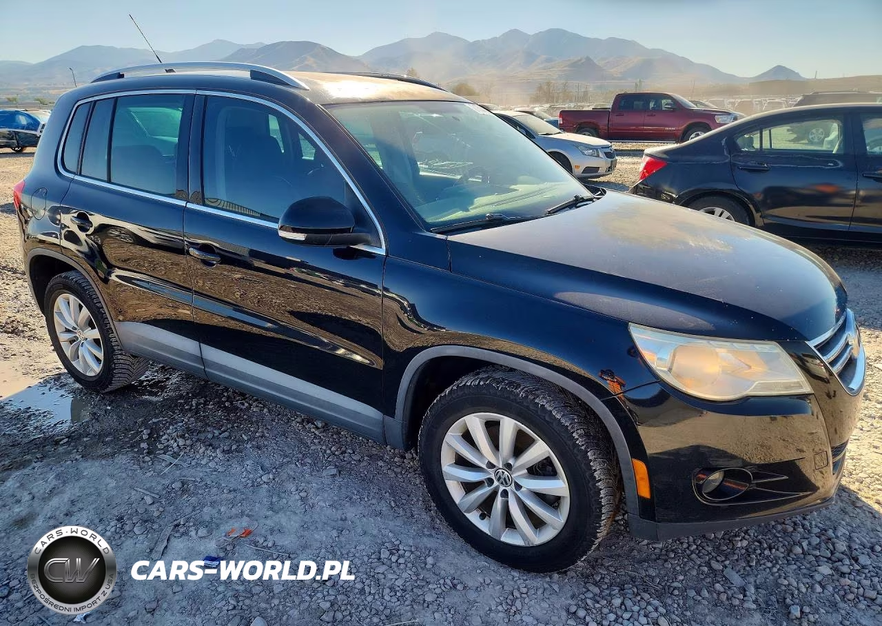 2011 Volkswagen Tiguan S VIN:WVGAV7AX0BW555892 - 4