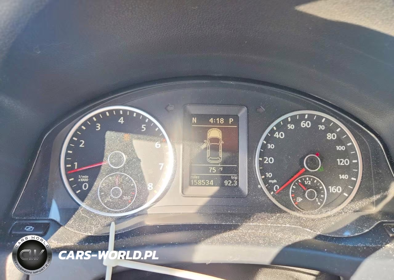2011 Volkswagen Tiguan S VIN:WVGAV7AX0BW555892 - 9