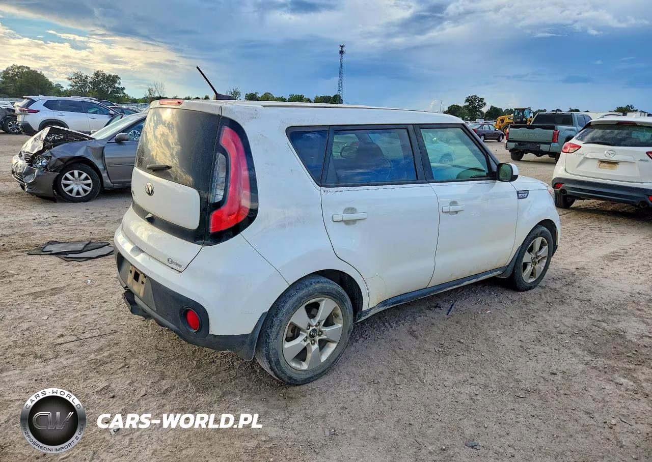 2018 Kia Soul Base VIN:KNDJN2A2XJ7889075 - 3