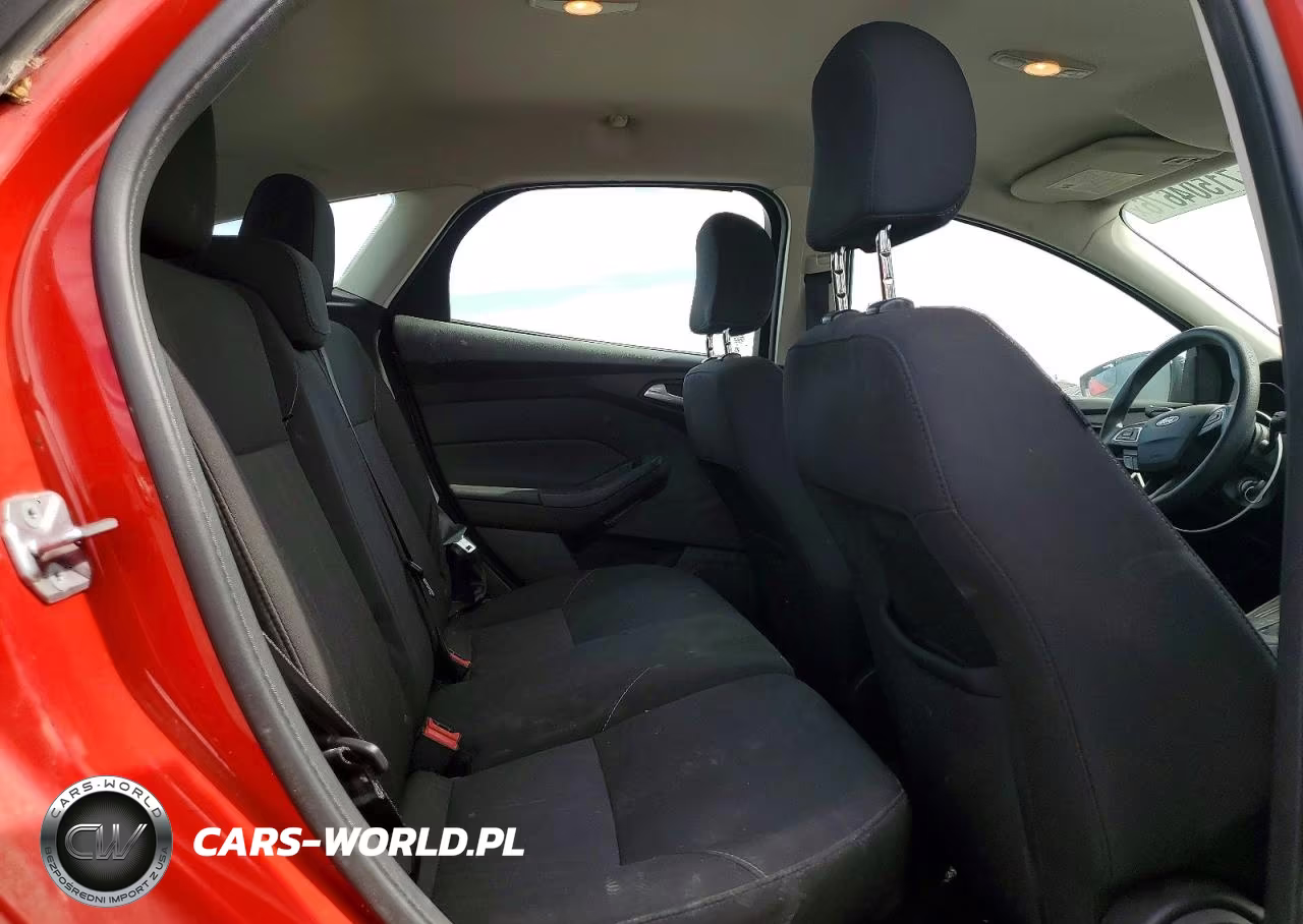 2017 Ford Focus Se VIN:1FADP3K26HL285770 - 10