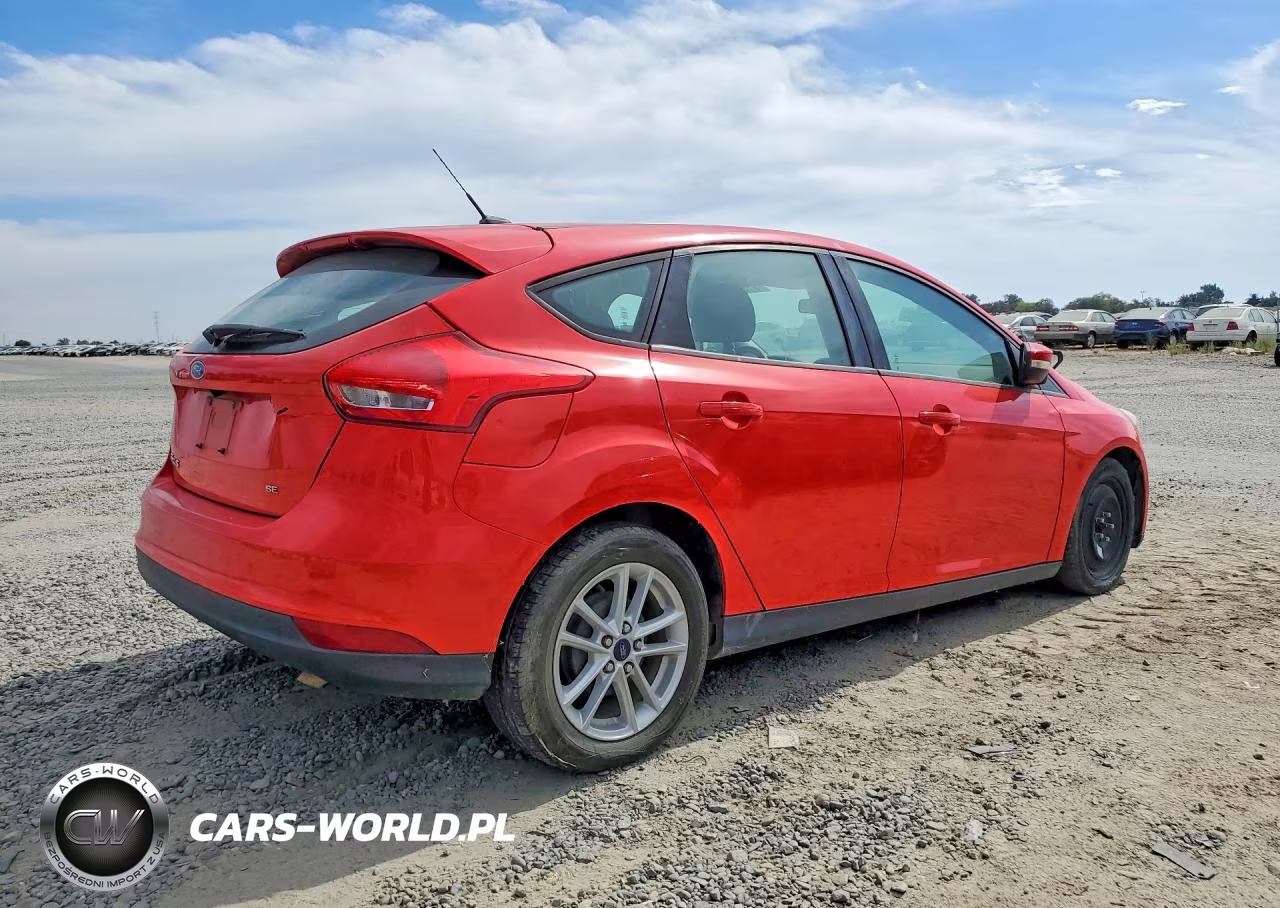 2017 Ford Focus Se VIN:1FADP3K26HL285770 - 3