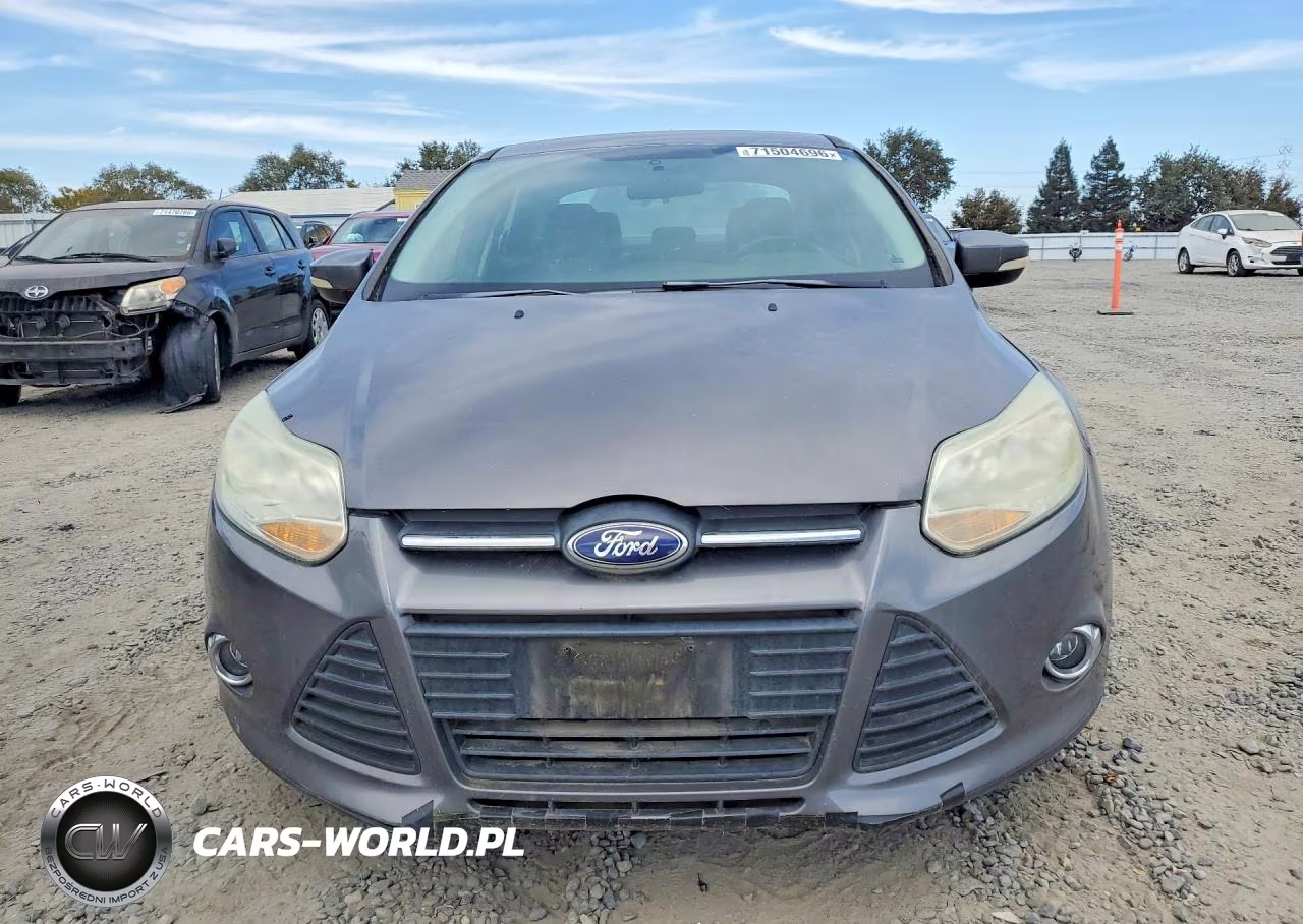 2014 Ford Focus Se VIN:1FADP3F29EL341464 - 5