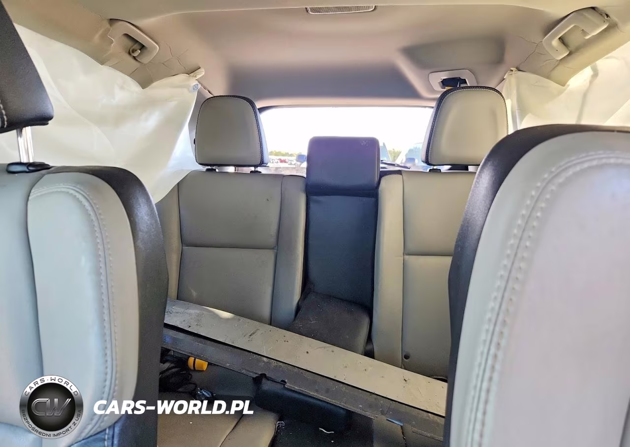 2017 Toyota Rav4 Platinum VIN:2T3DFREV7HW564079 - 10