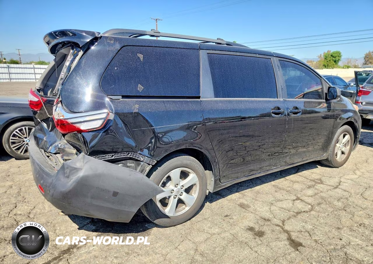 2015 Toyota Sienna Le VIN:5TDKK3DC7FS528102 - 3