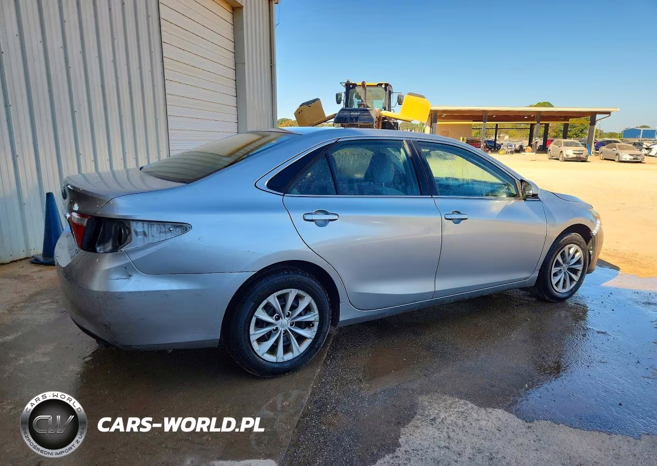 2016 Toyota Camry Le VIN:4T1BF1FKXGU139475 - 3