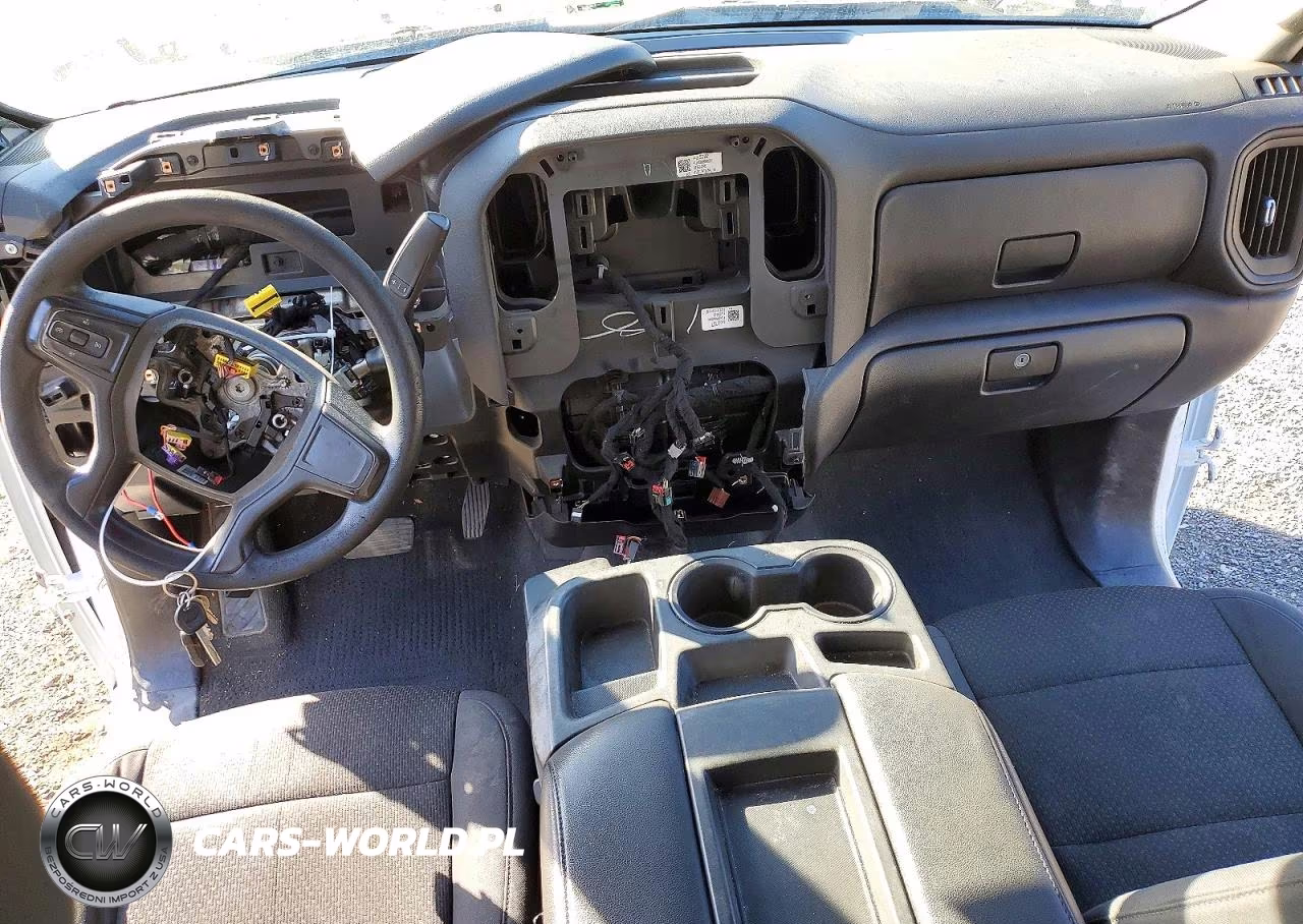 2020 Chevrolet Silverado K1500 Custom VIN:3GCPYBEH8LG337632 - 8