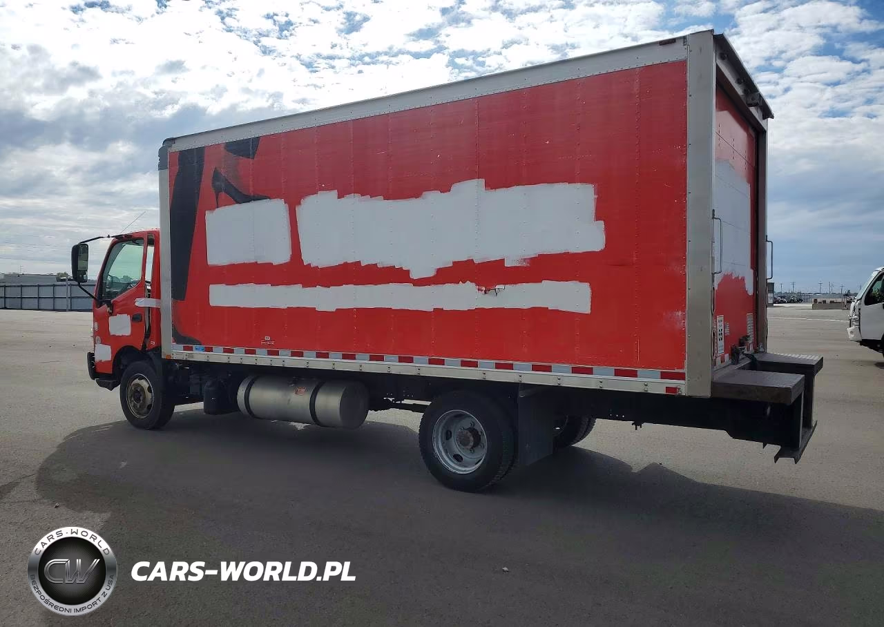 2017 Hino 195 Box Truck VIN:JHHSDM2H2HK005866 - 2