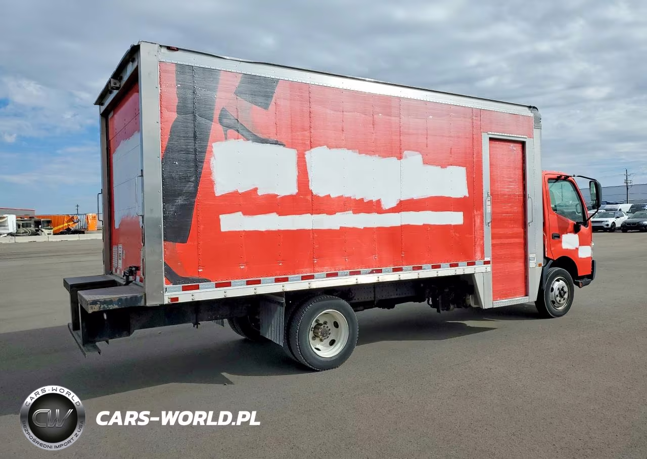 2017 Hino 195 Box Truck VIN:JHHSDM2H2HK005866 - 3