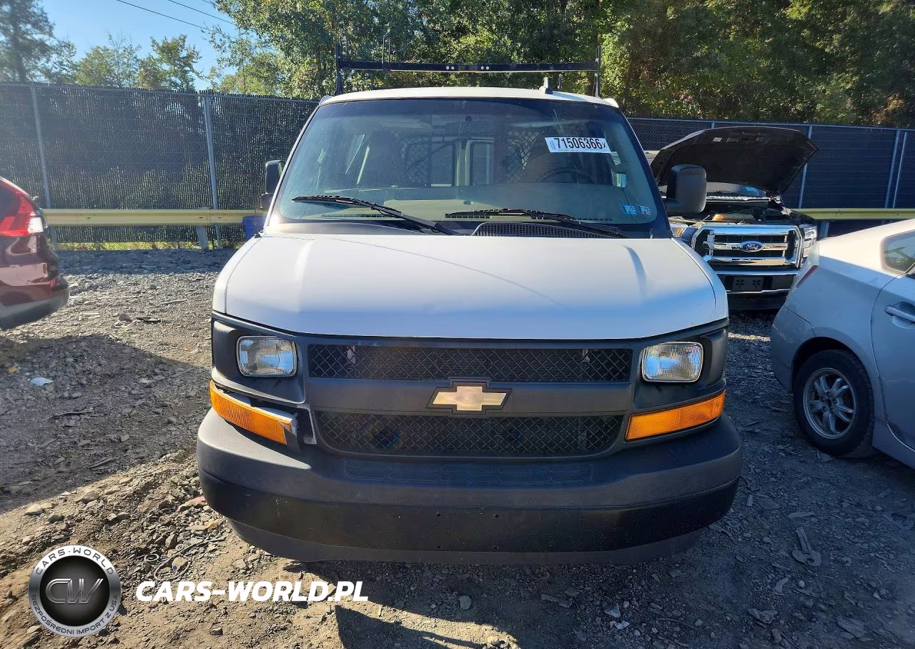 2017 Chevrolet Express 2500 Work Van VIN:1GCWGAFFXH1299557 - 5
