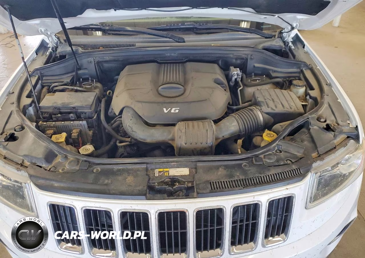 2015 Jeep Grand Cherokee Laredo VIN:1C4RJEAGXFC792873 - 12