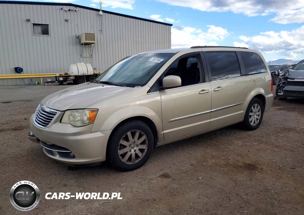 2014 Chrysler Town & Country Touring – zdjęcie 1 z 13