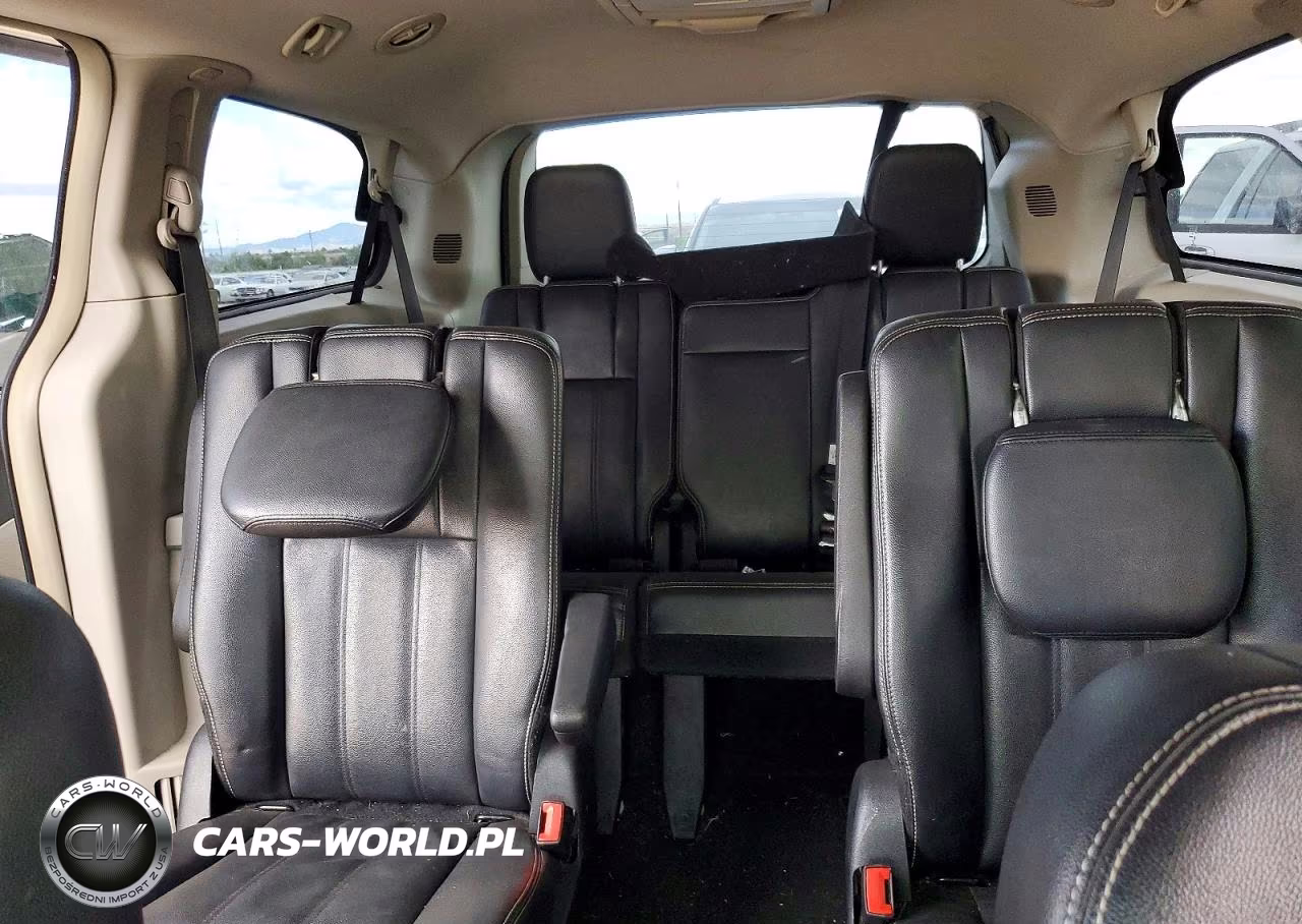 2014 Chrysler Town & Country Touring VIN:2C4RC1BG0ER434009 - 10