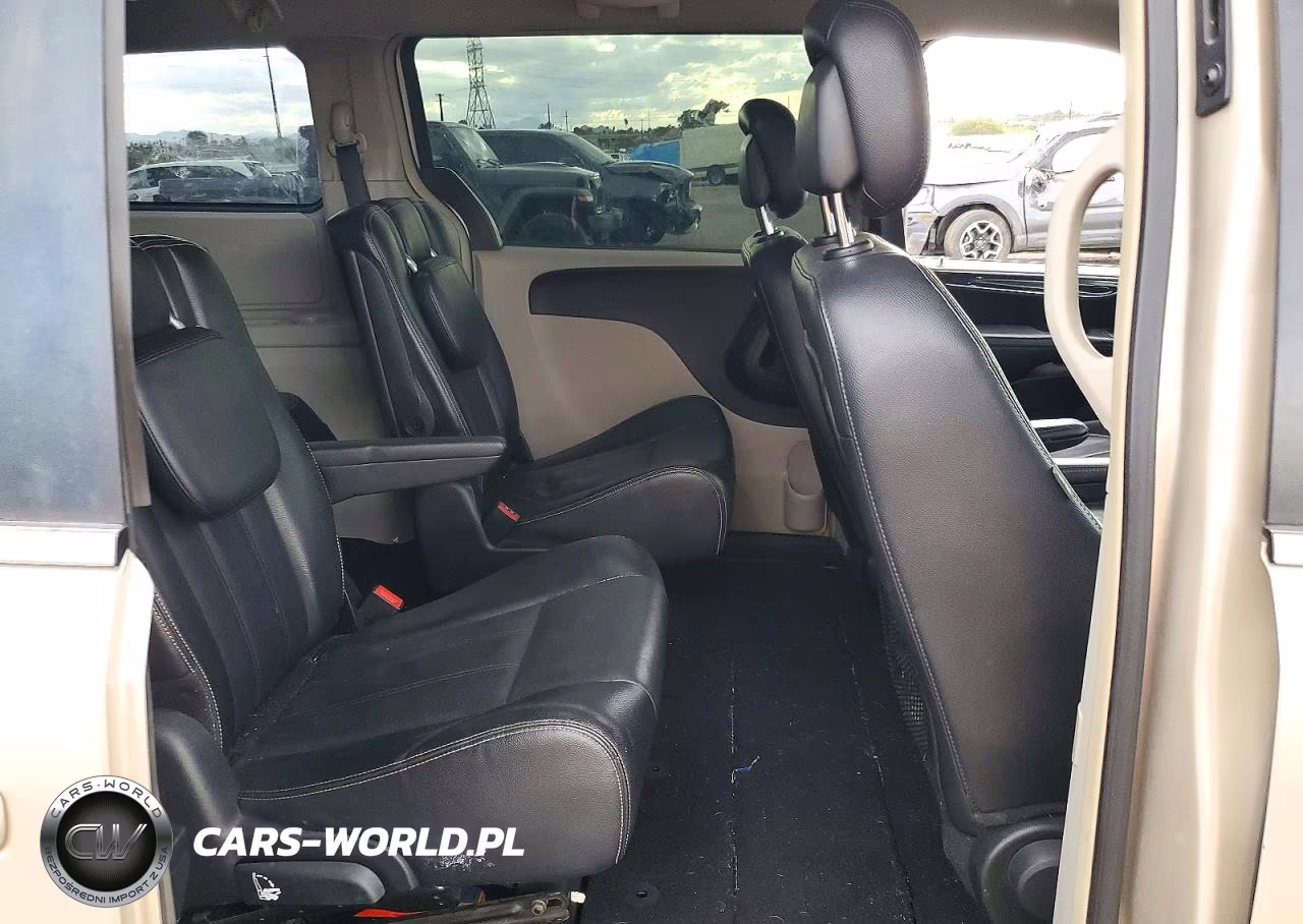 2014 Chrysler Town & Country Touring VIN:2C4RC1BG0ER434009 - 11