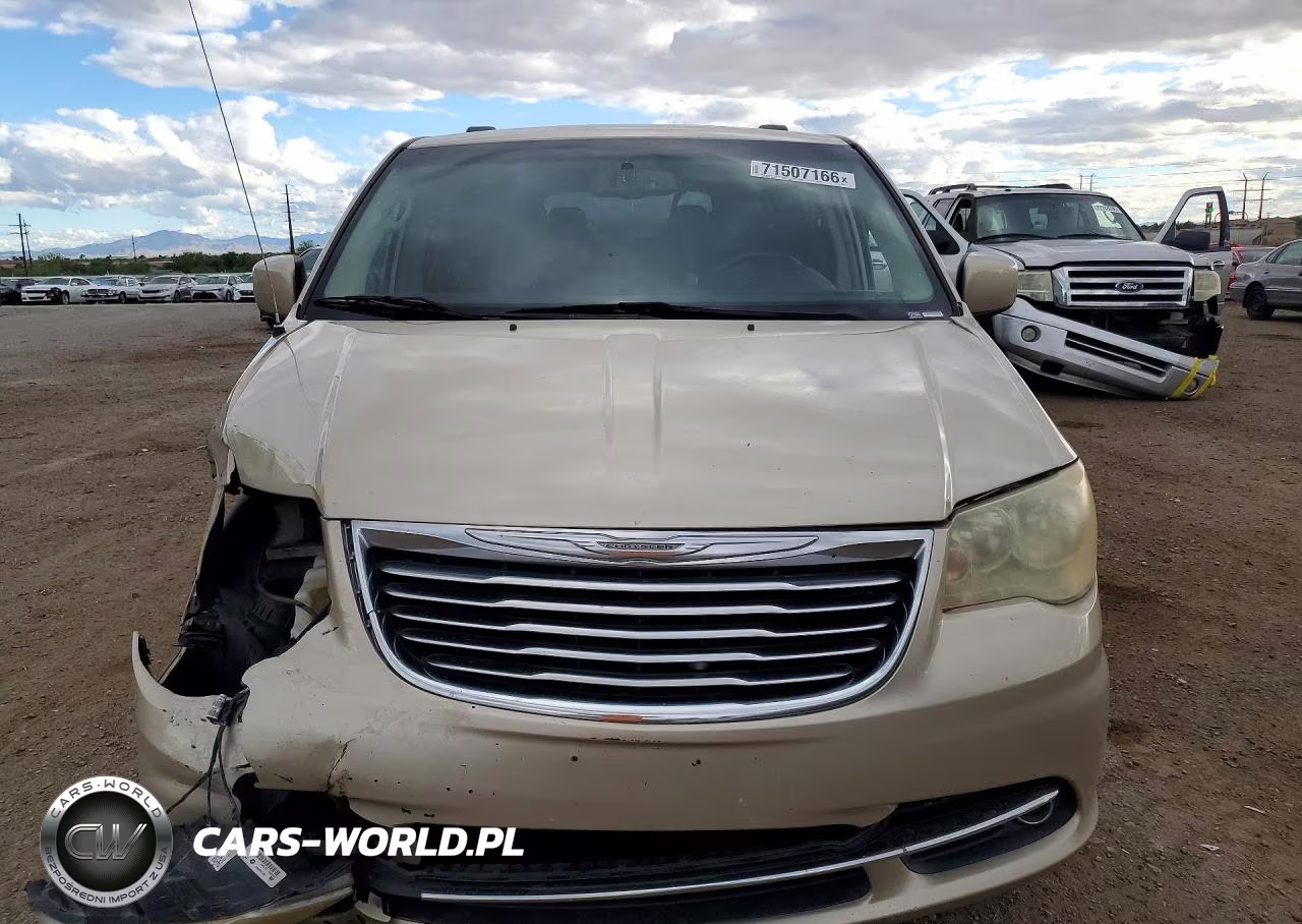2014 Chrysler Town & Country Touring VIN:2C4RC1BG0ER434009 - 5