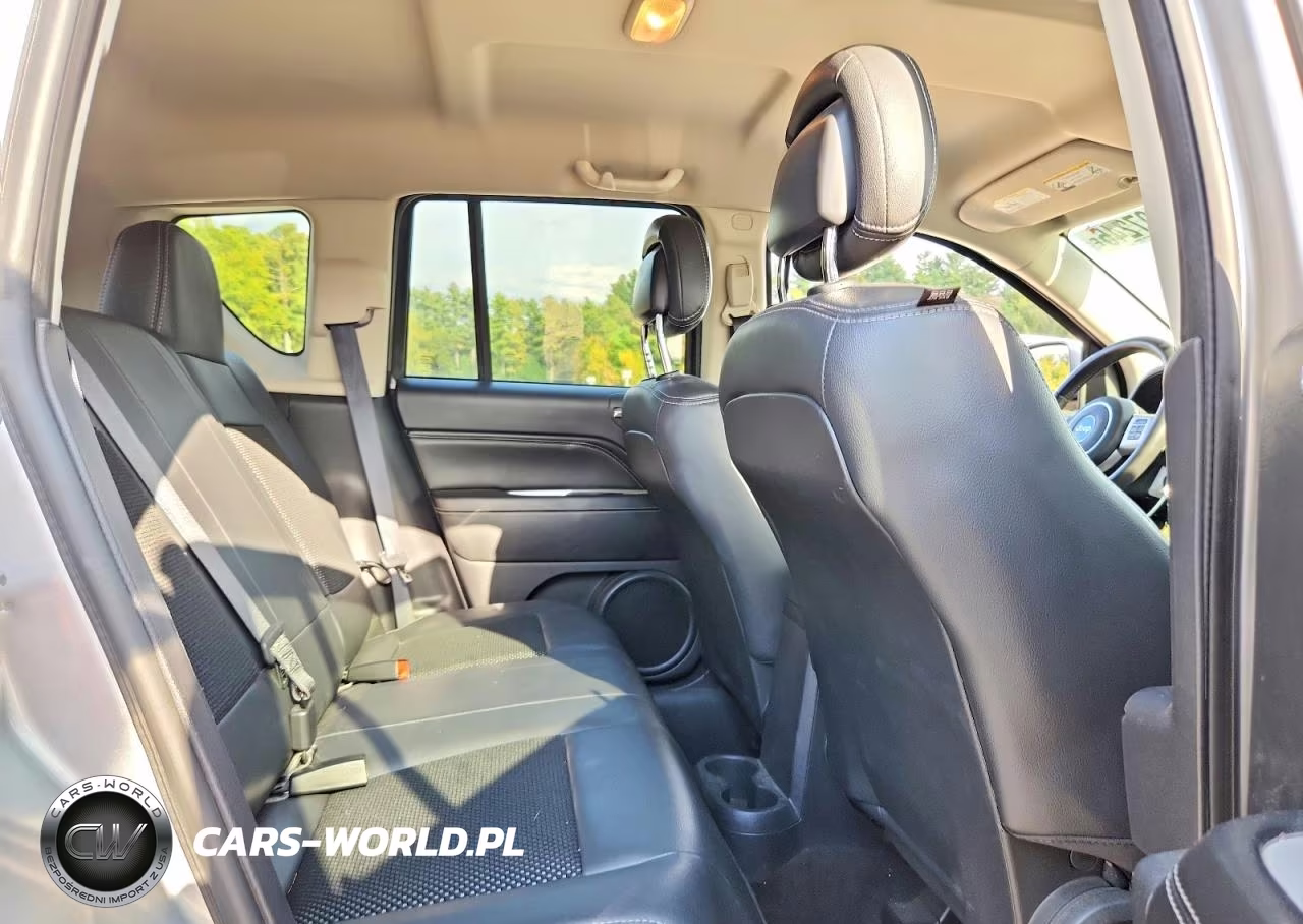 2015 Jeep Compass Latitude VIN:1C4NJDEB6FD184799 - 11