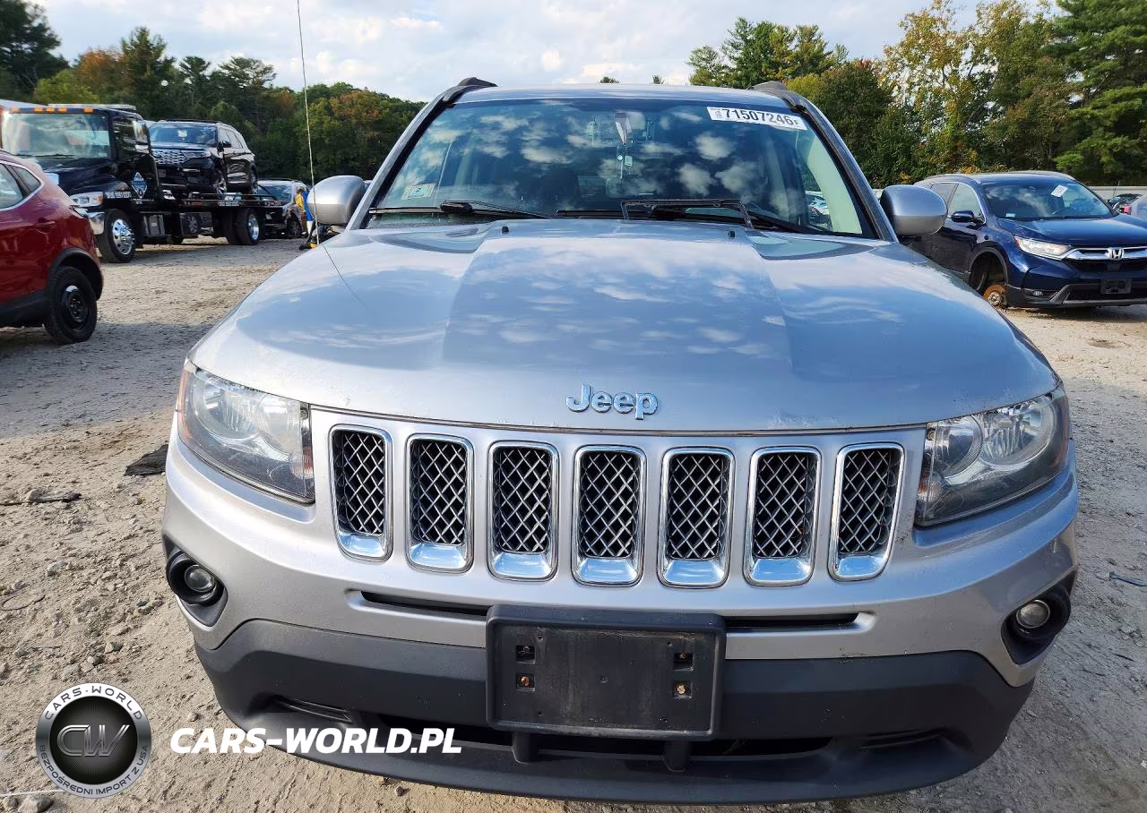 2015 Jeep Compass Latitude VIN:1C4NJDEB6FD184799 - 5