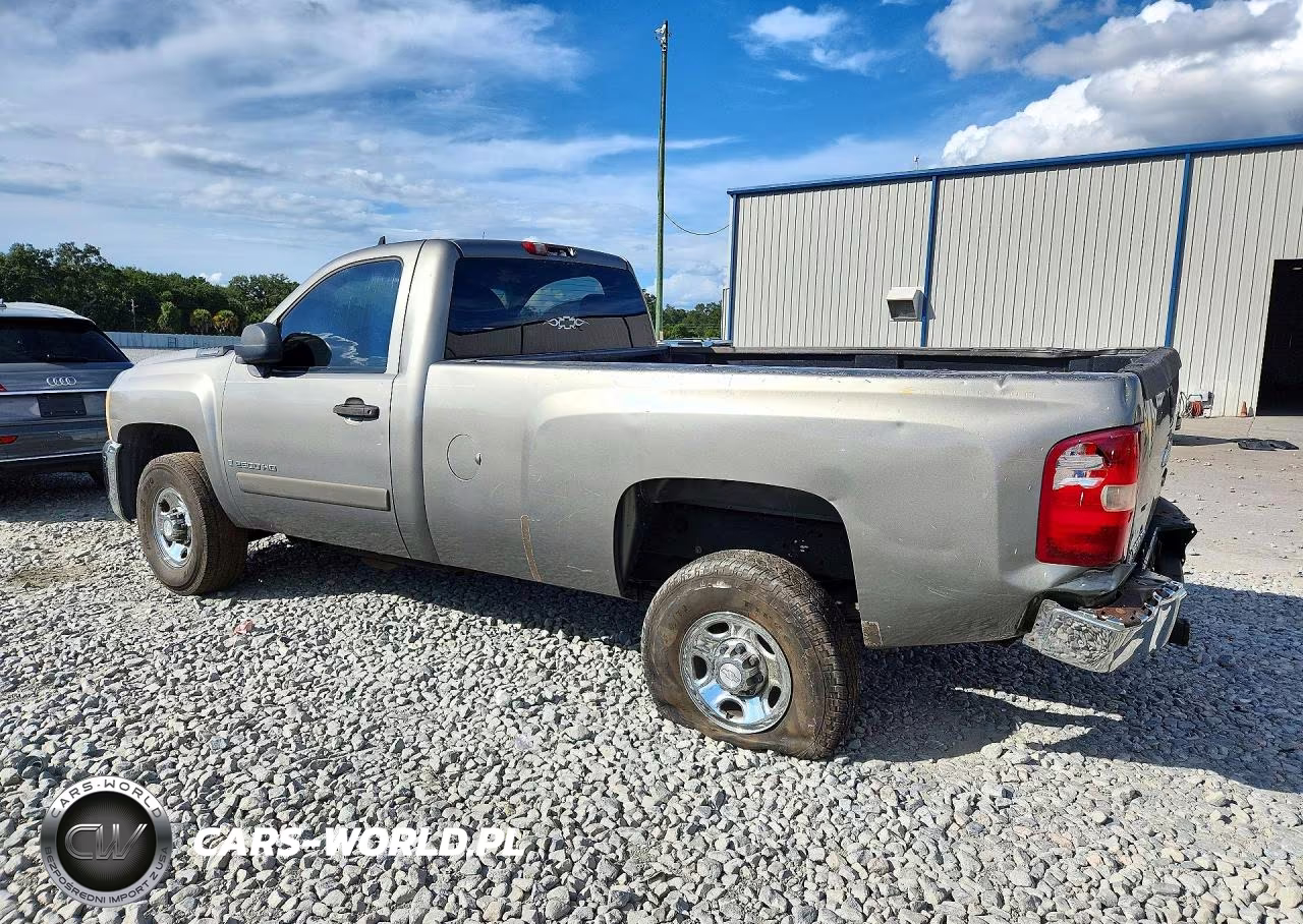 2007 Chevrolet Silverado C2500 Heavy Duty VIN:1GCHC24KX7E526232 - 2