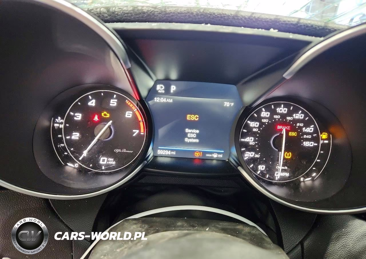 2018 Alfa Romeo Giulia Ti Q4 VIN:ZARFAEEN0J7568420 - 9