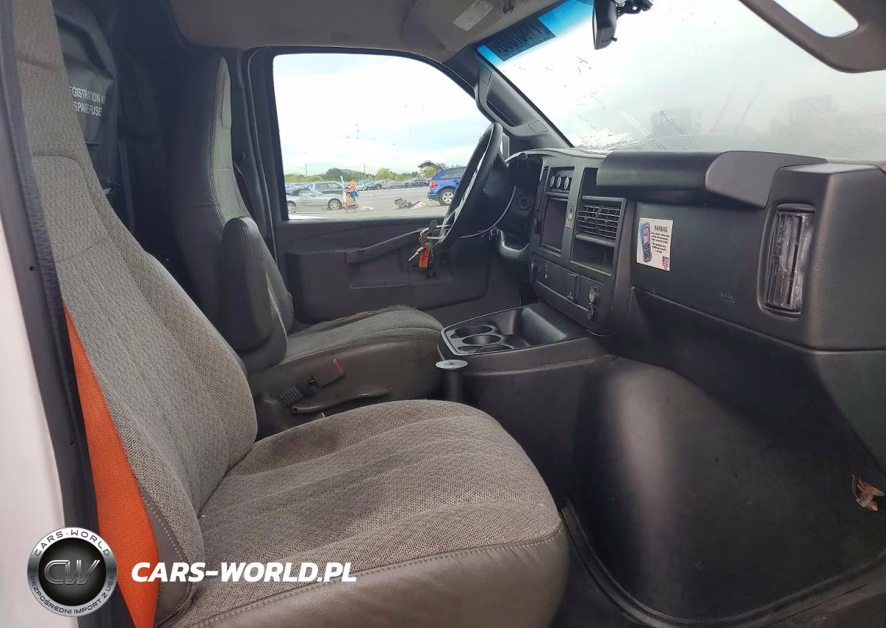 2019 Chevrolet Express G2500 VIN:1GCWGAF15K1245885 - 11