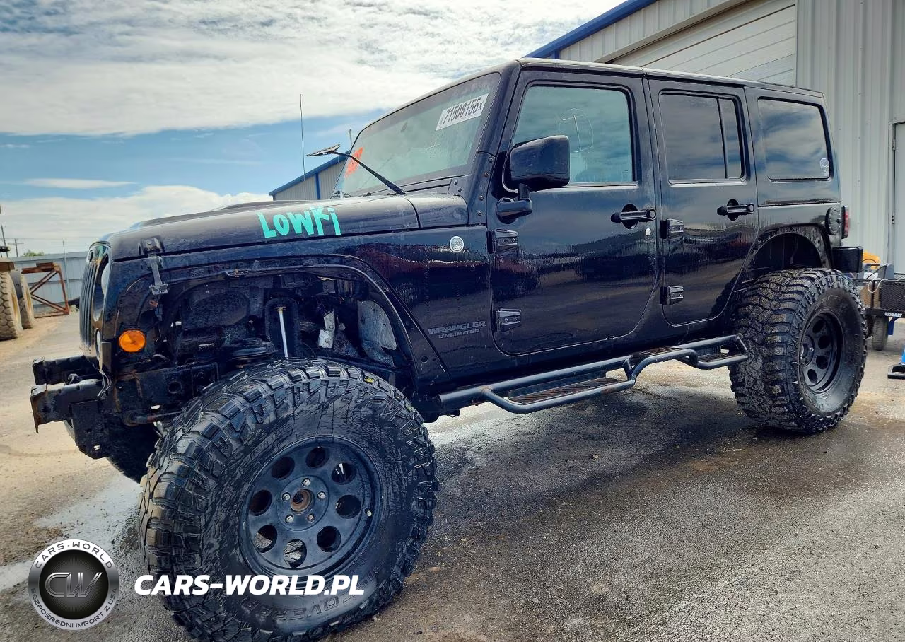 2015 Jeep Wrangler Unlimited Sahara – zdjęcie 1 z 12