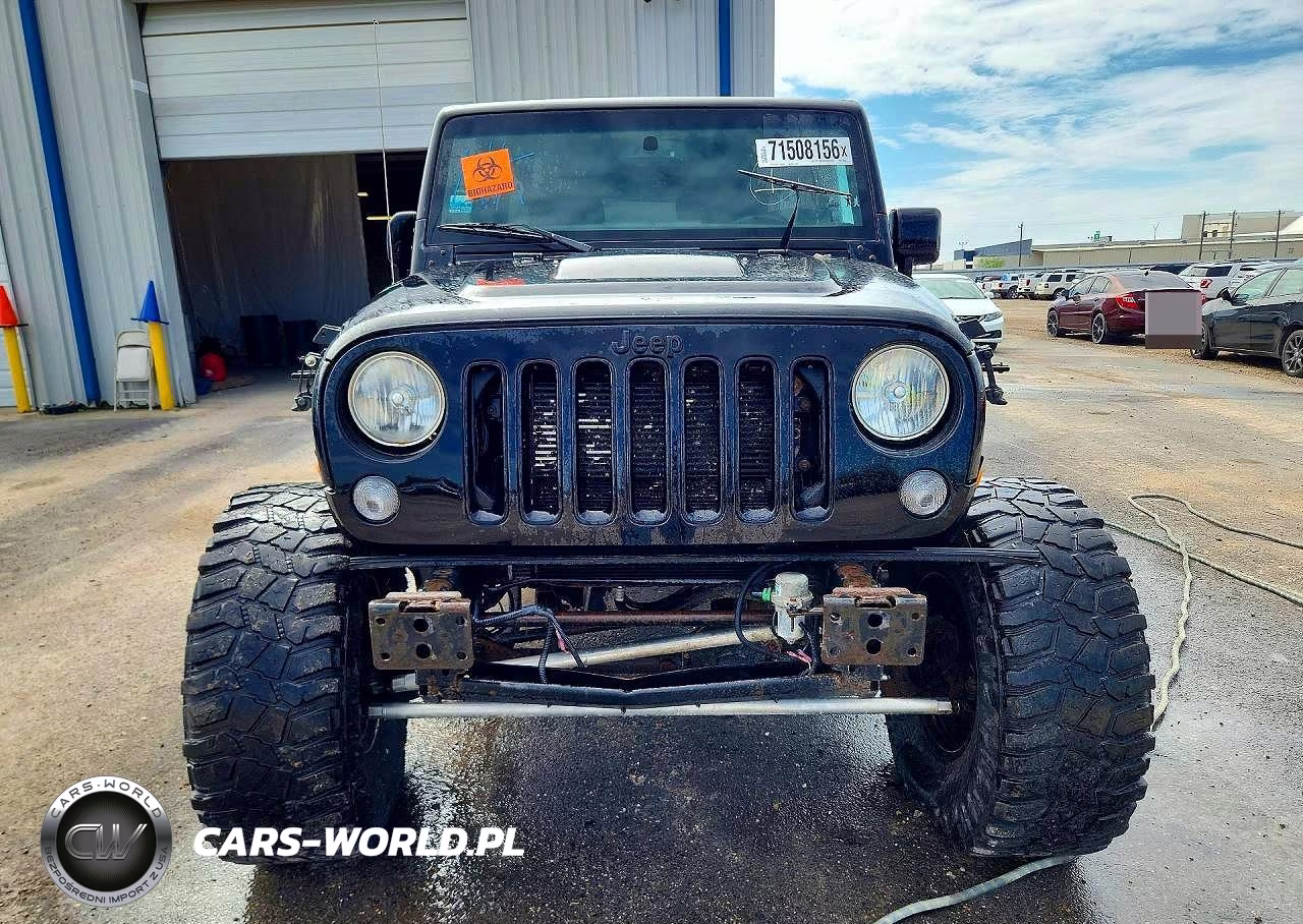 2015 Jeep Wrangler Unlimited Sahara VIN:1C4HJWEG2FL770233 - 5