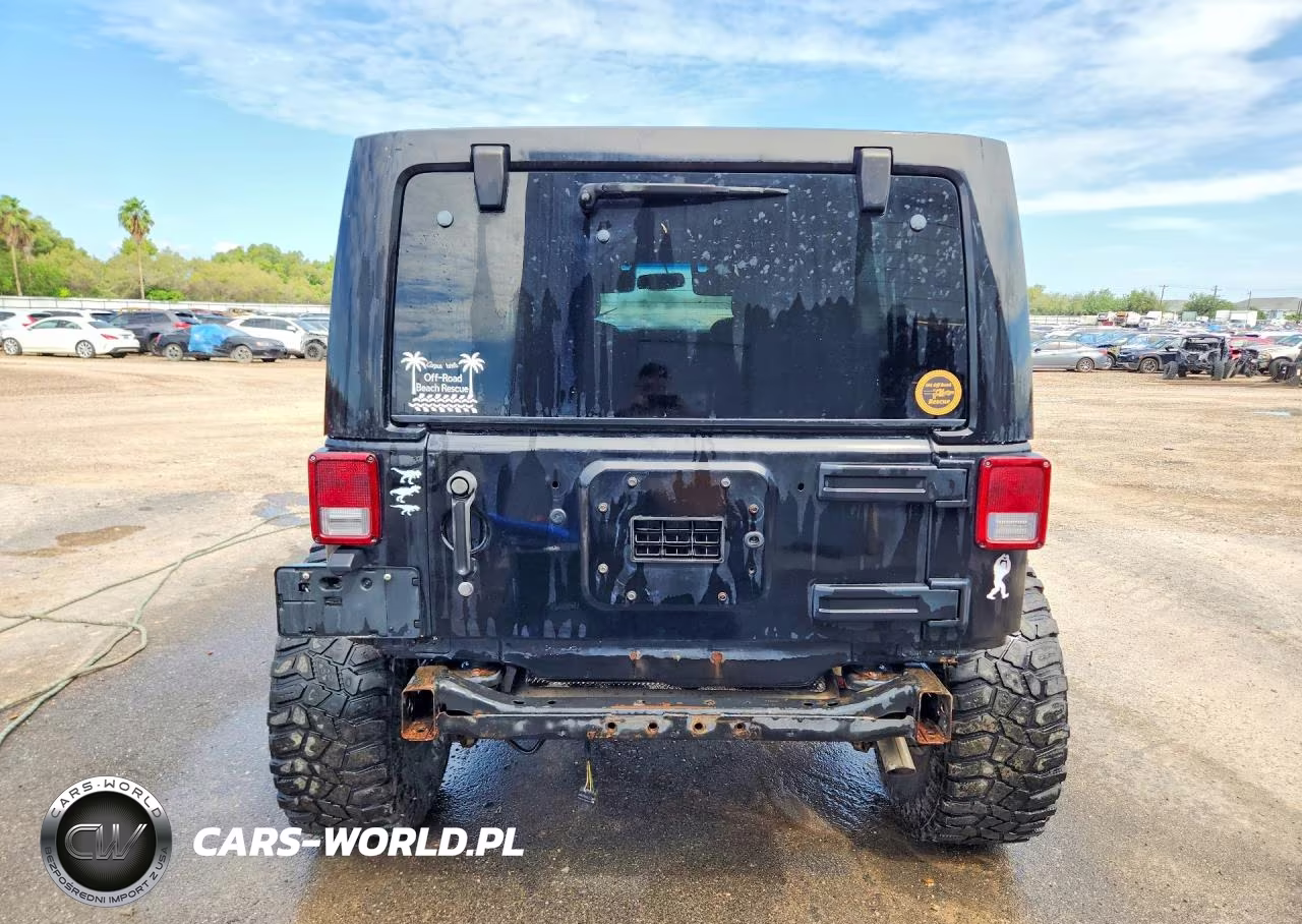 2015 Jeep Wrangler Unlimited Sahara VIN:1C4HJWEG2FL770233 - 6