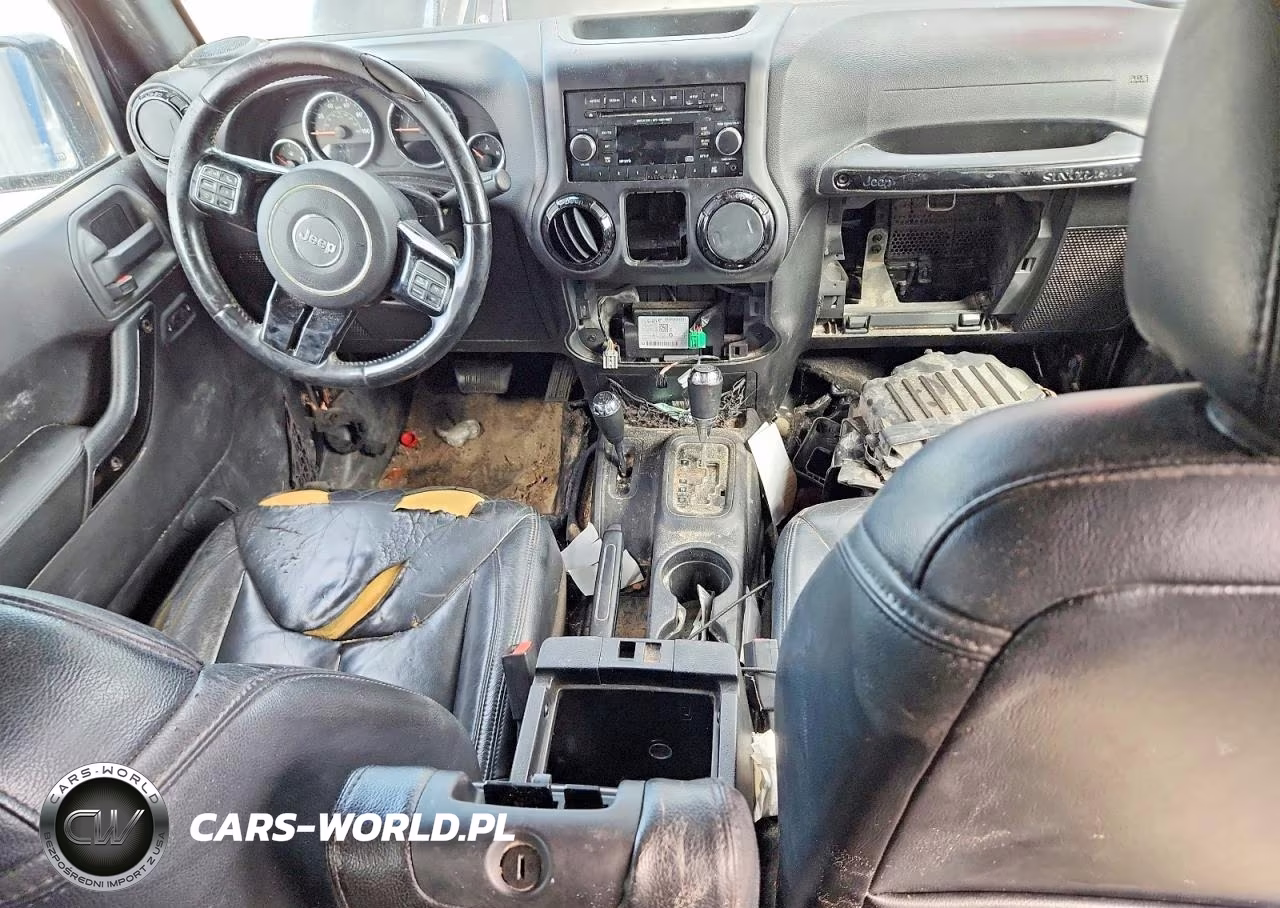 2015 Jeep Wrangler Unlimited Sahara VIN:1C4HJWEG2FL770233 - 8