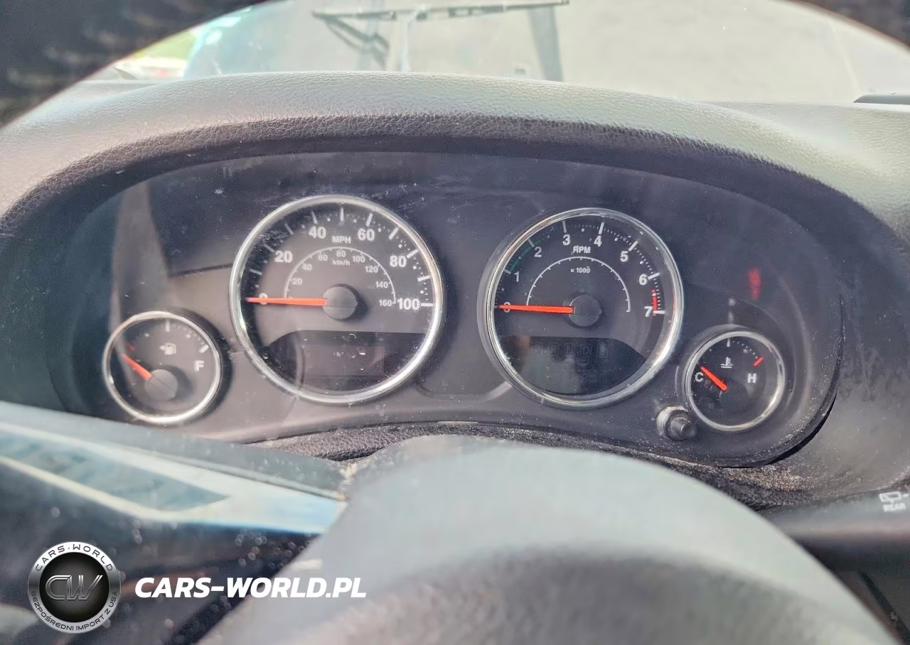 2015 Jeep Wrangler Unlimited Sahara VIN:1C4HJWEG2FL770233 - 9