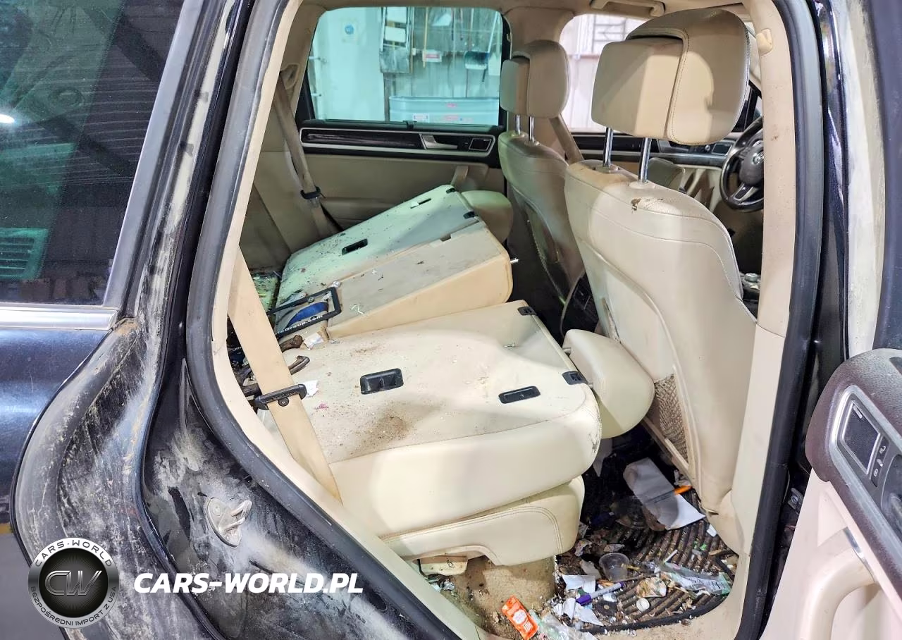 2015 Volkswagen Touareg V6 Tdi VIN:WVGEP9BP6FD005085 - 11
