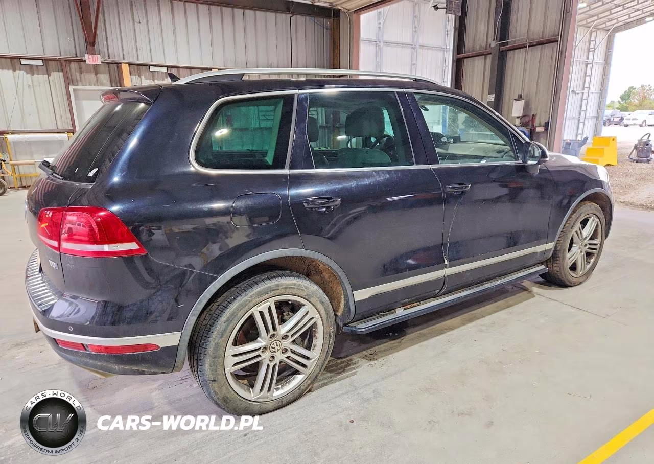 2015 Volkswagen Touareg V6 Tdi VIN:WVGEP9BP6FD005085 - 3