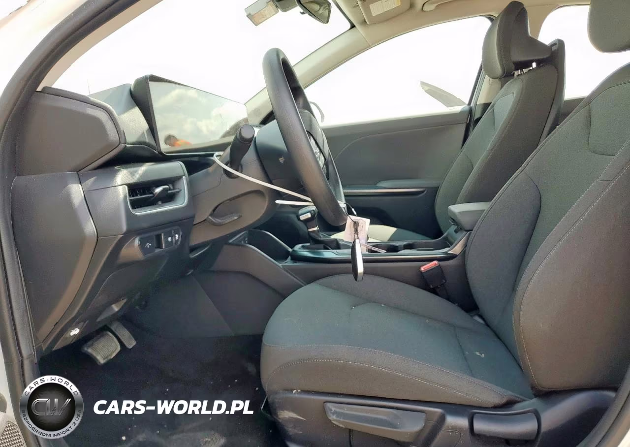 2025 Kia K4 VIN:3KPFT4DE6SE058574 - 7