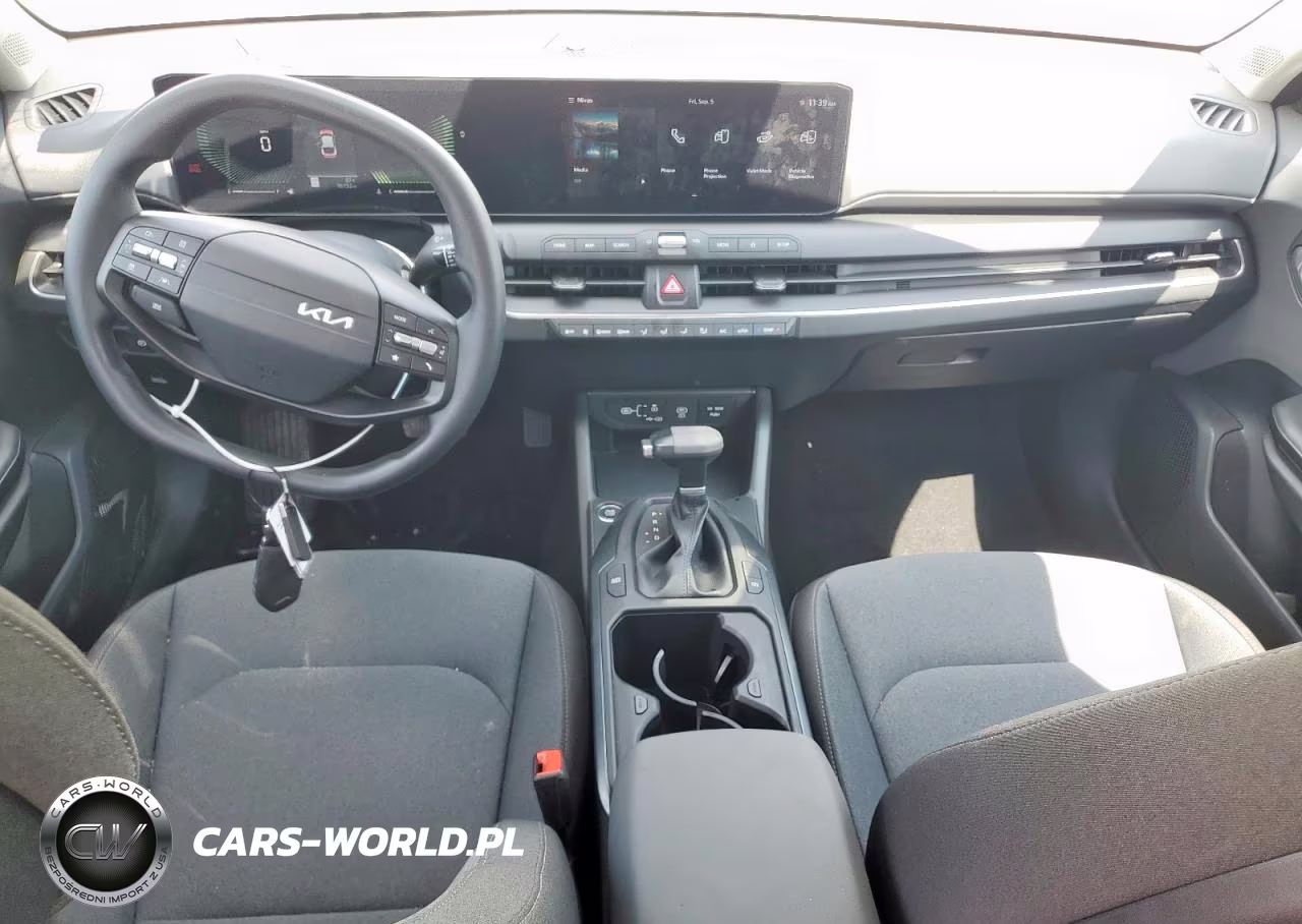 2025 Kia K4 VIN:3KPFT4DE6SE058574 - 8