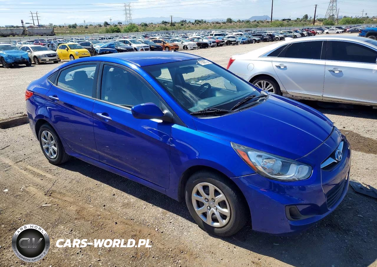 2013 Hyundai Accent Gls VIN:KMHCT4AE9DU556680 - 4