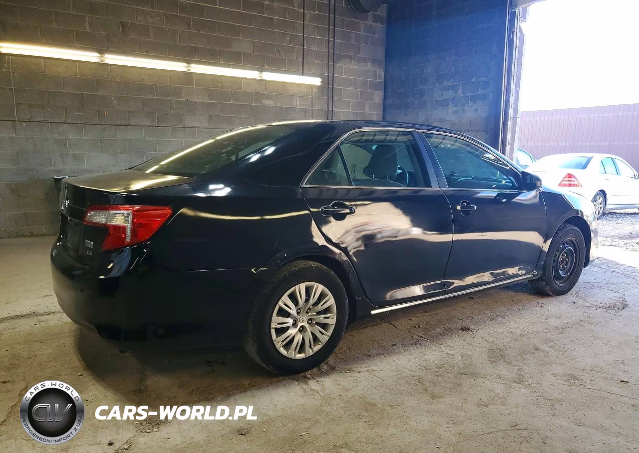 2014 Toyota Camry Hybrid Le VIN:4T1BD1FK0EU105287 - 3