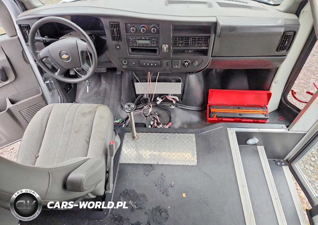 2022 Chevrolet Express Shuttle Bus VIN:1HA6GUB79NN008708 - 8