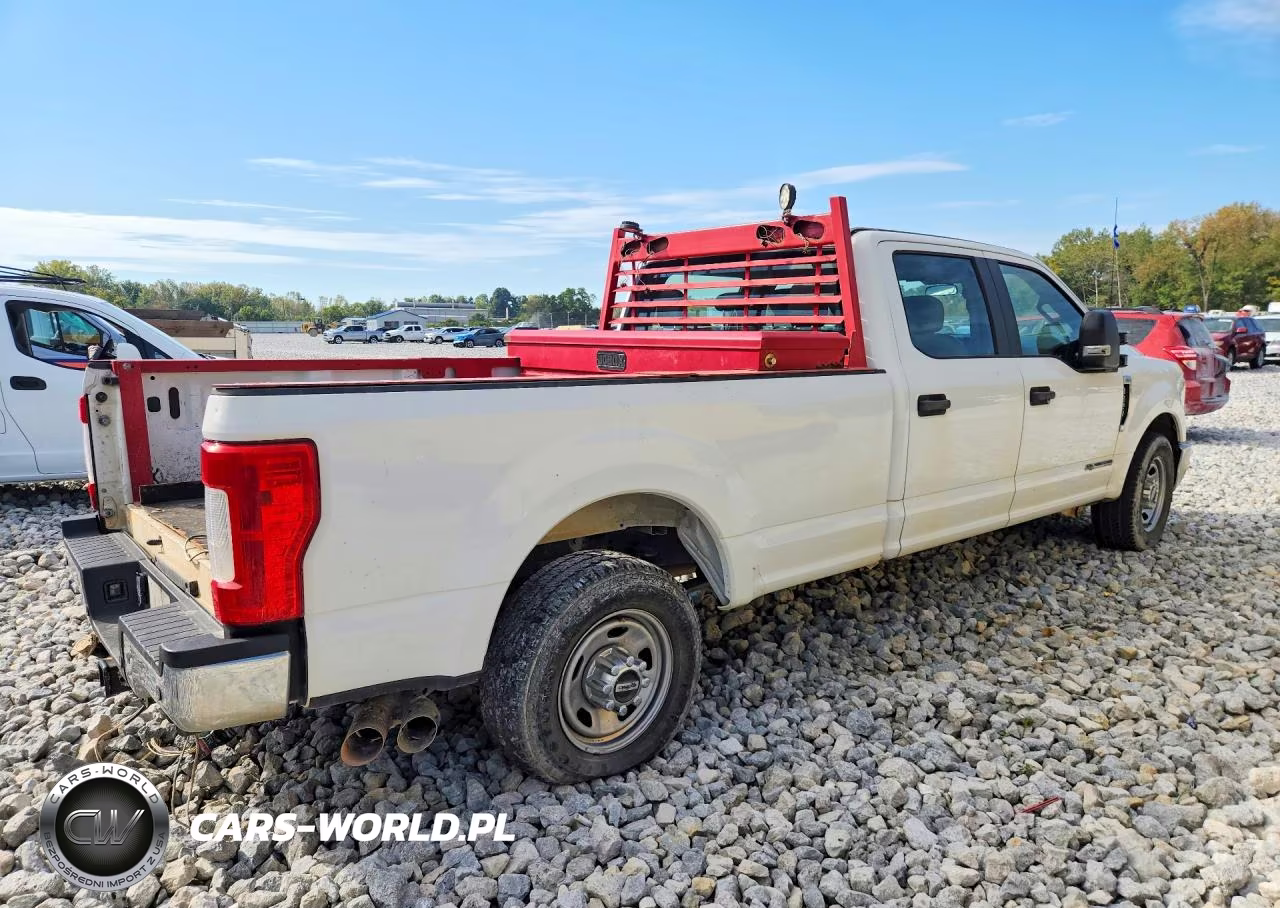 2019 Ford F350 Super Duty VIN:1FT7W3AT2KEF59658 - 3