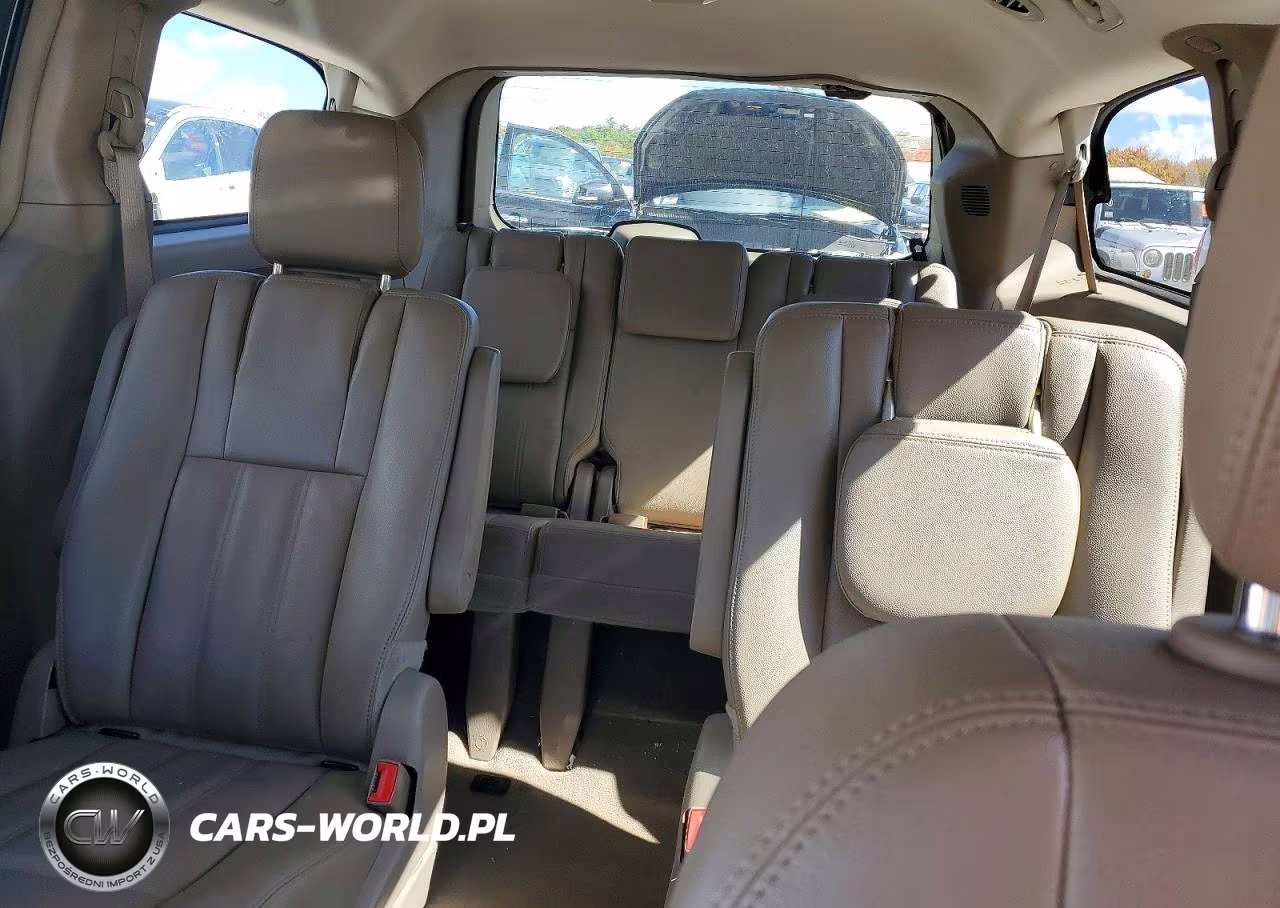2014 Chrysler Town & Country Touring VIN:2C4RC1BG4ER216834 - 10