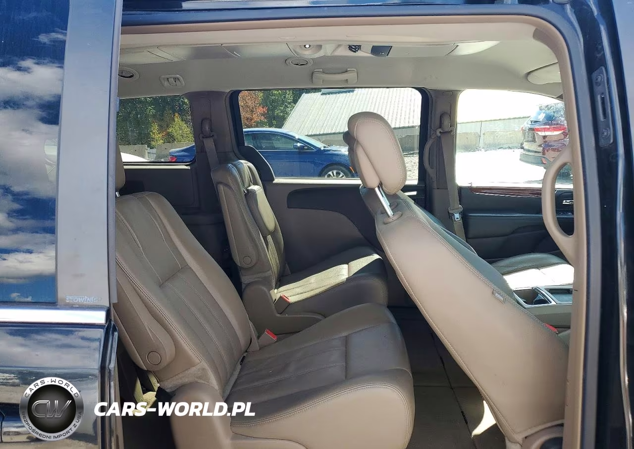 2014 Chrysler Town & Country Touring VIN:2C4RC1BG4ER216834 - 11
