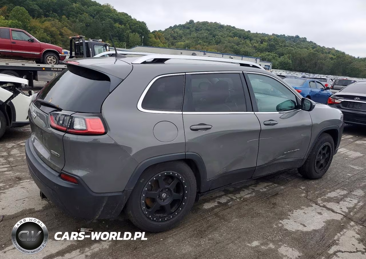 2019 Jeep Cherokee Latitude Plus VIN:1C4PJMLB1KD482294 - 3